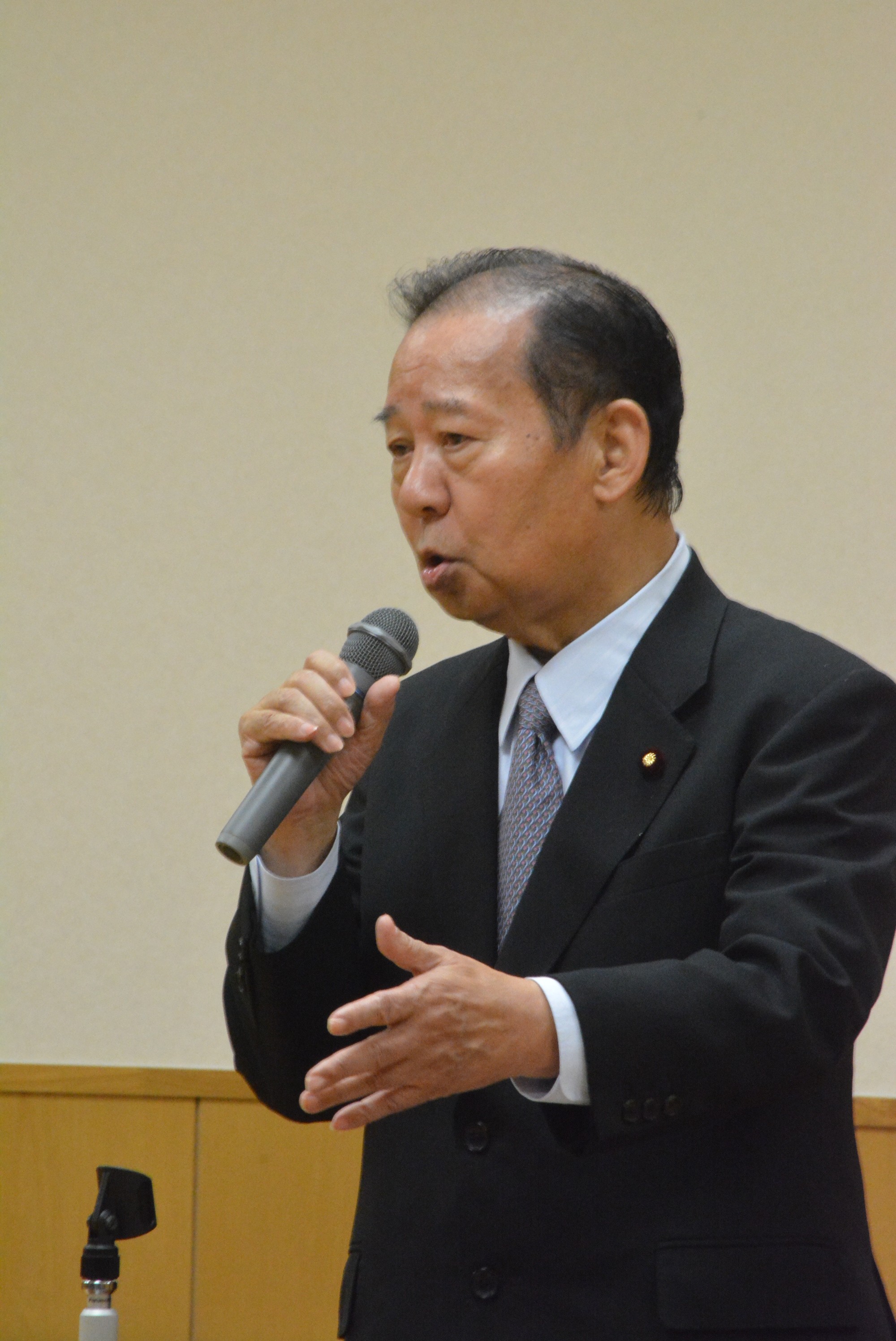 二階幹事長