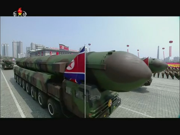 北朝鮮軍事パレード