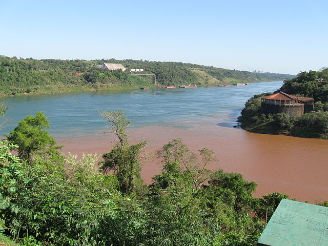 640px-Rio_Parana_Rio_Iguazu