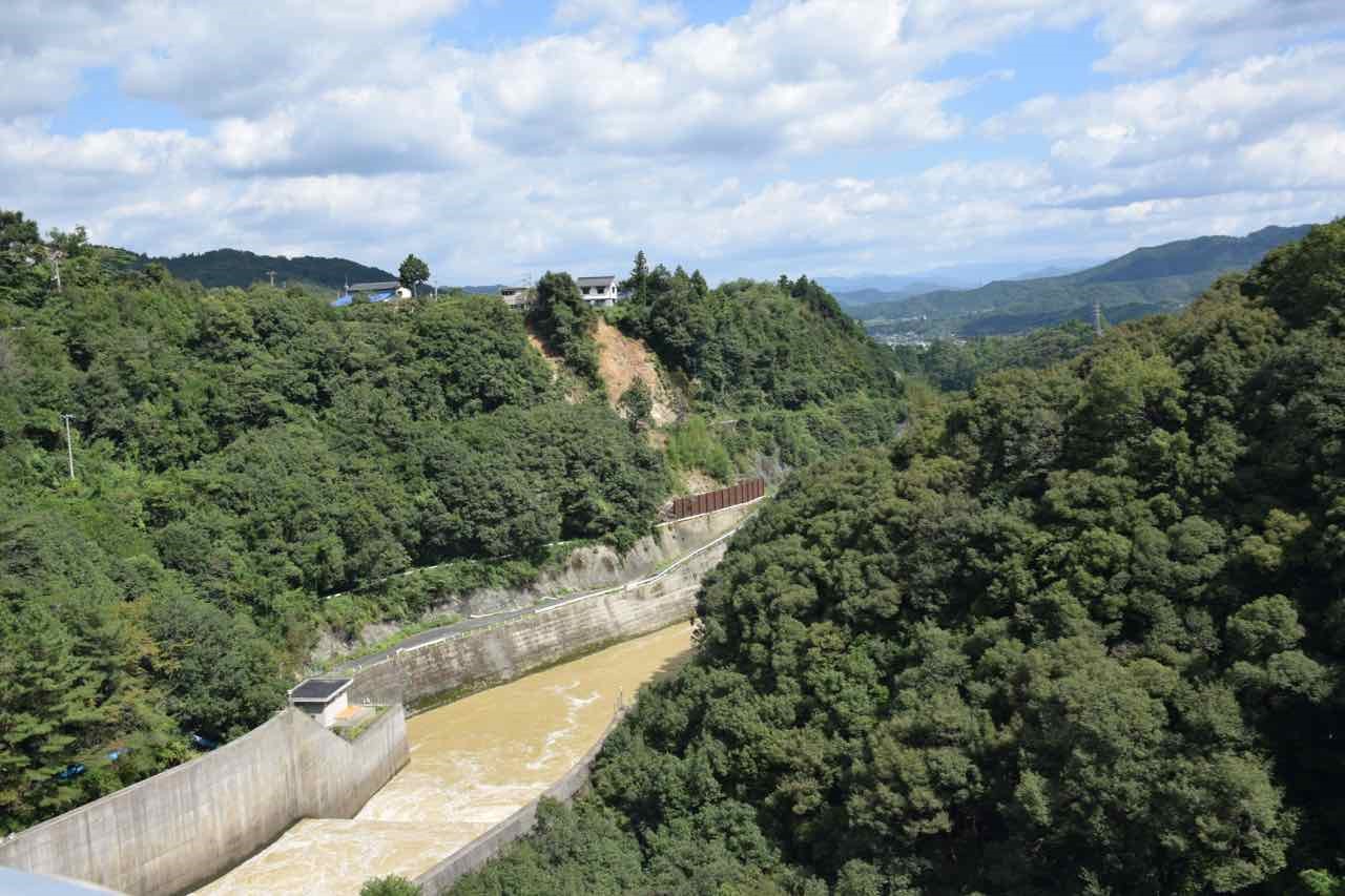 野村ダム右岸より下流