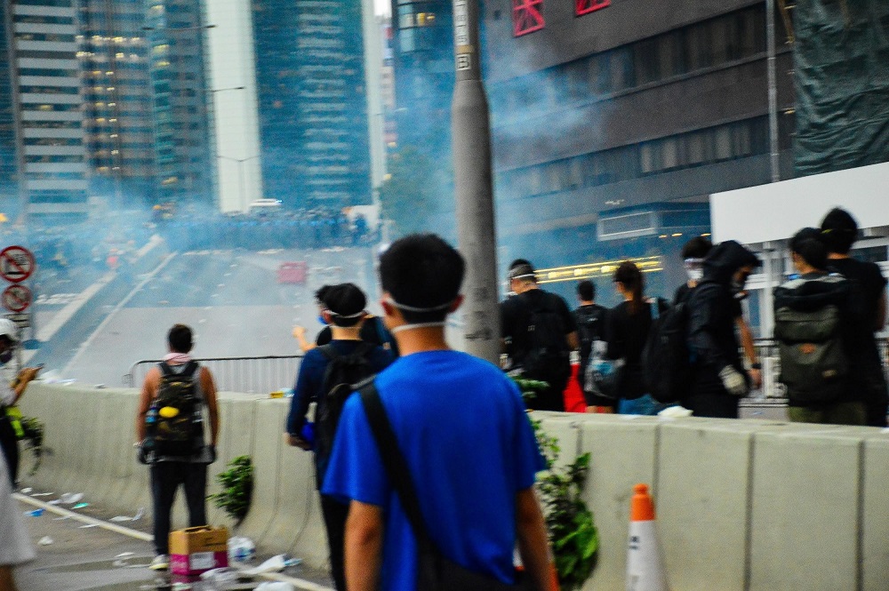 香港デモの最前線で