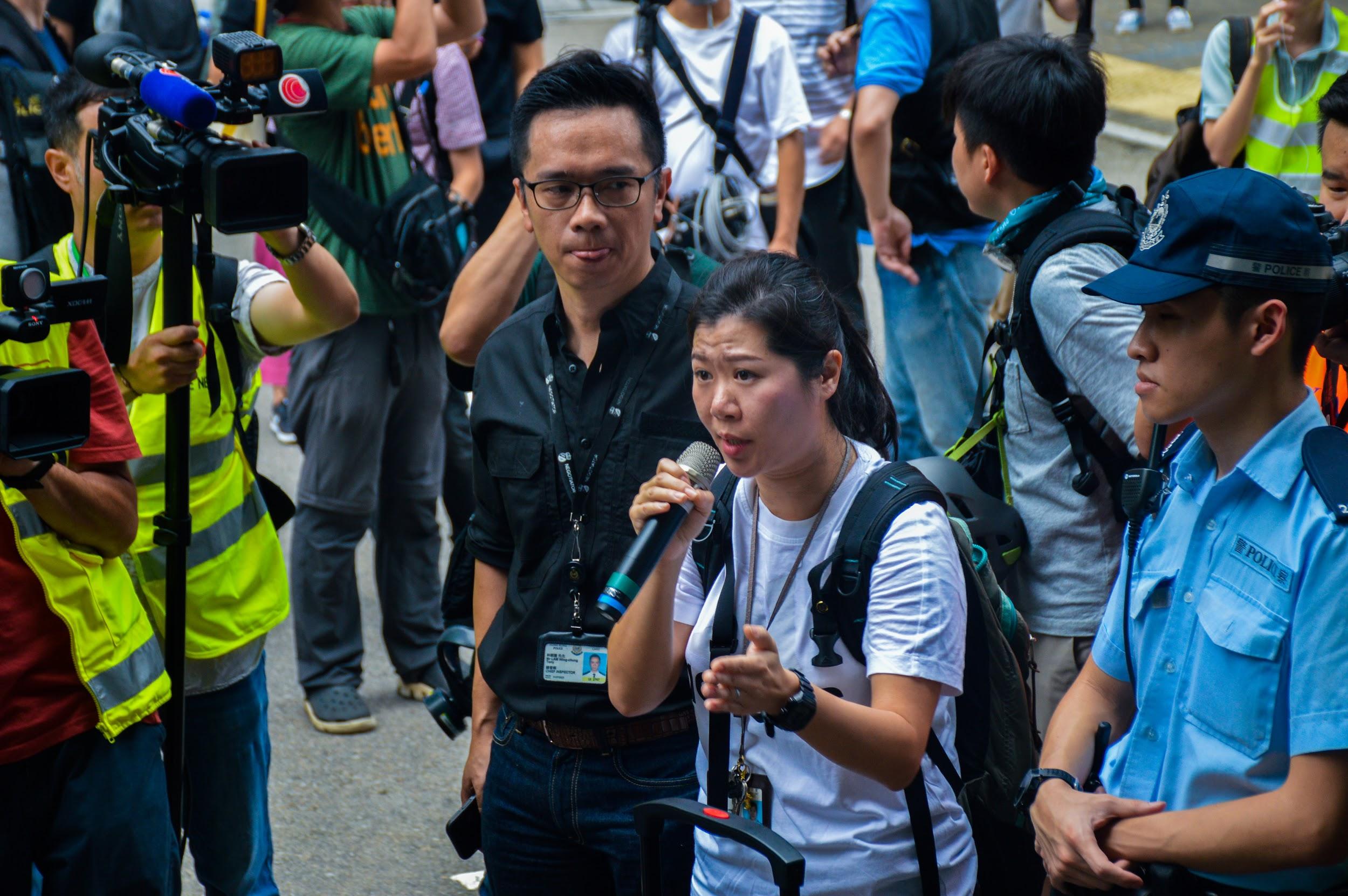 香港警察側の交渉人