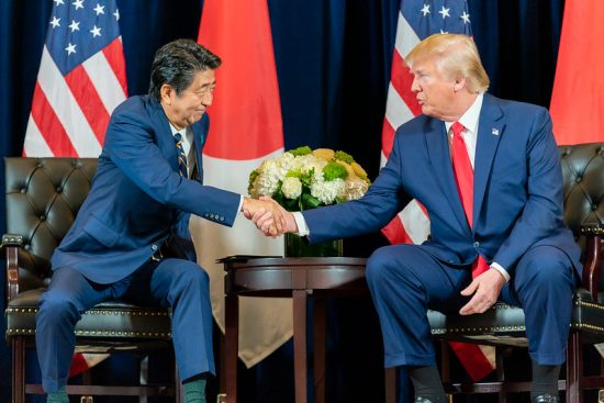 日米貿易協定の合意に達した安倍総理とトランプ大統領