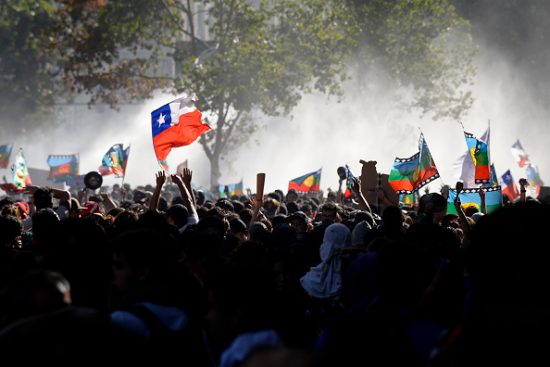 チリのピニェラ大統領への抗議デモ