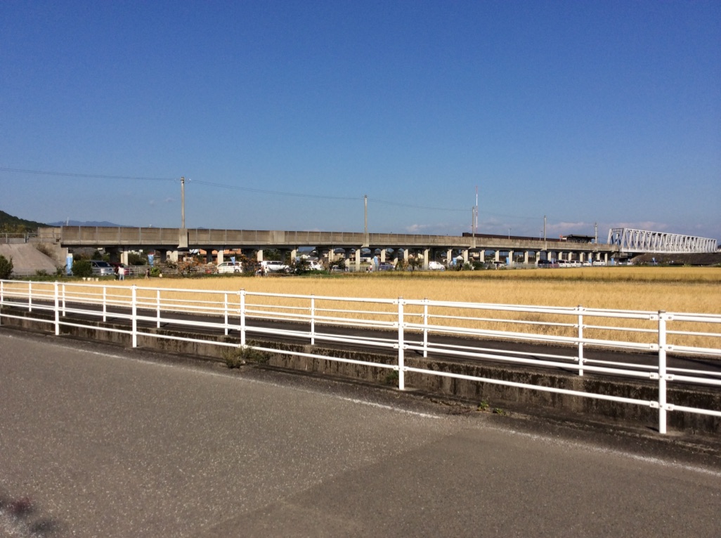 JR四国高知運転所正門前から見た布師田駅