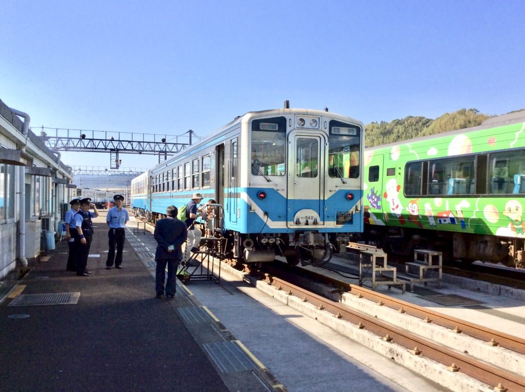 シャトル列車、間もなく出発