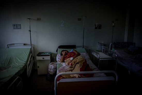 ベネズエラの病院で医療放置状態にある入院患者
