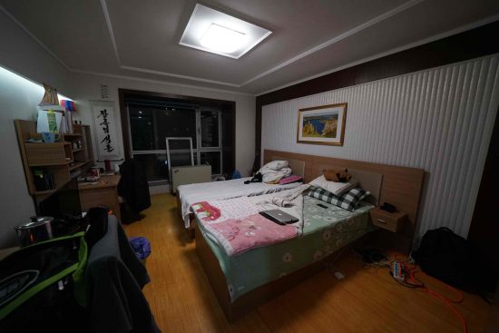 金日成総合大学寄宿舎内、留学生の部屋