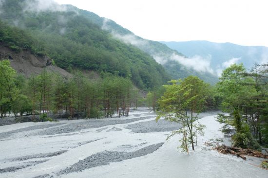 「小渋川非常口」の対岸に予定された残土置き場