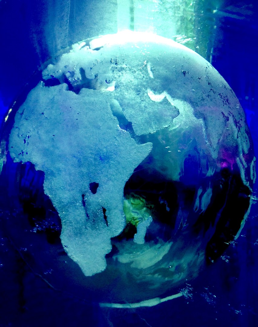 氷の地球イメージ