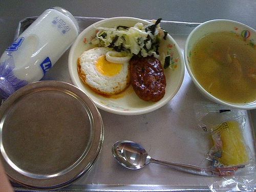 神戸の中学生には給食がなかったとか知ってた 地方の10大ニュース ハーバー ビジネス オンライン