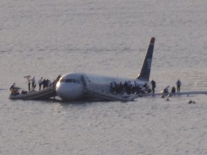 235 便 墜落 アジア 事故 トランス 航空
