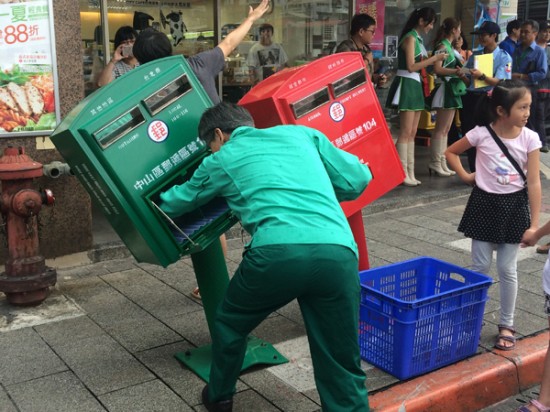 台風被害も タダでは倒れない 商魂たくましい台湾の郵便ポストと郵便局 ハーバー ビジネス オンライン