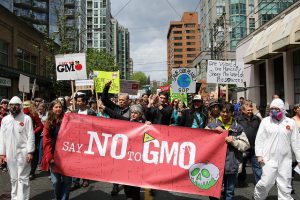GMO種子に反対するデモ