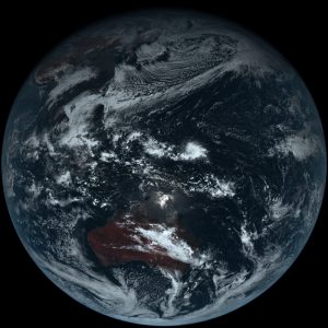「ひまわり8号」のAHIが撮影した地球