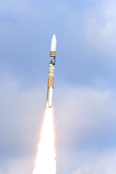 気象衛星「ひまわり9号」打ち上げ成功。2輪のひまわりが見守る私たちの
