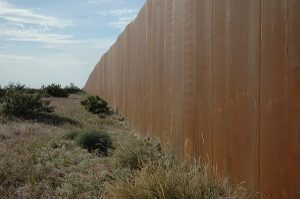 米墨国境の「壁」