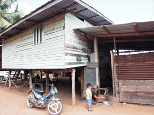 タイ東北地方の高床式家屋