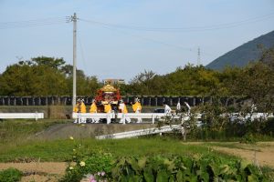 秋祭りの神輿