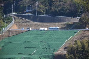 四国電力私有地内で待機する愛媛県警