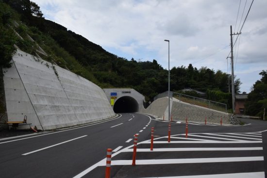 県道255号線亀浦トンネル