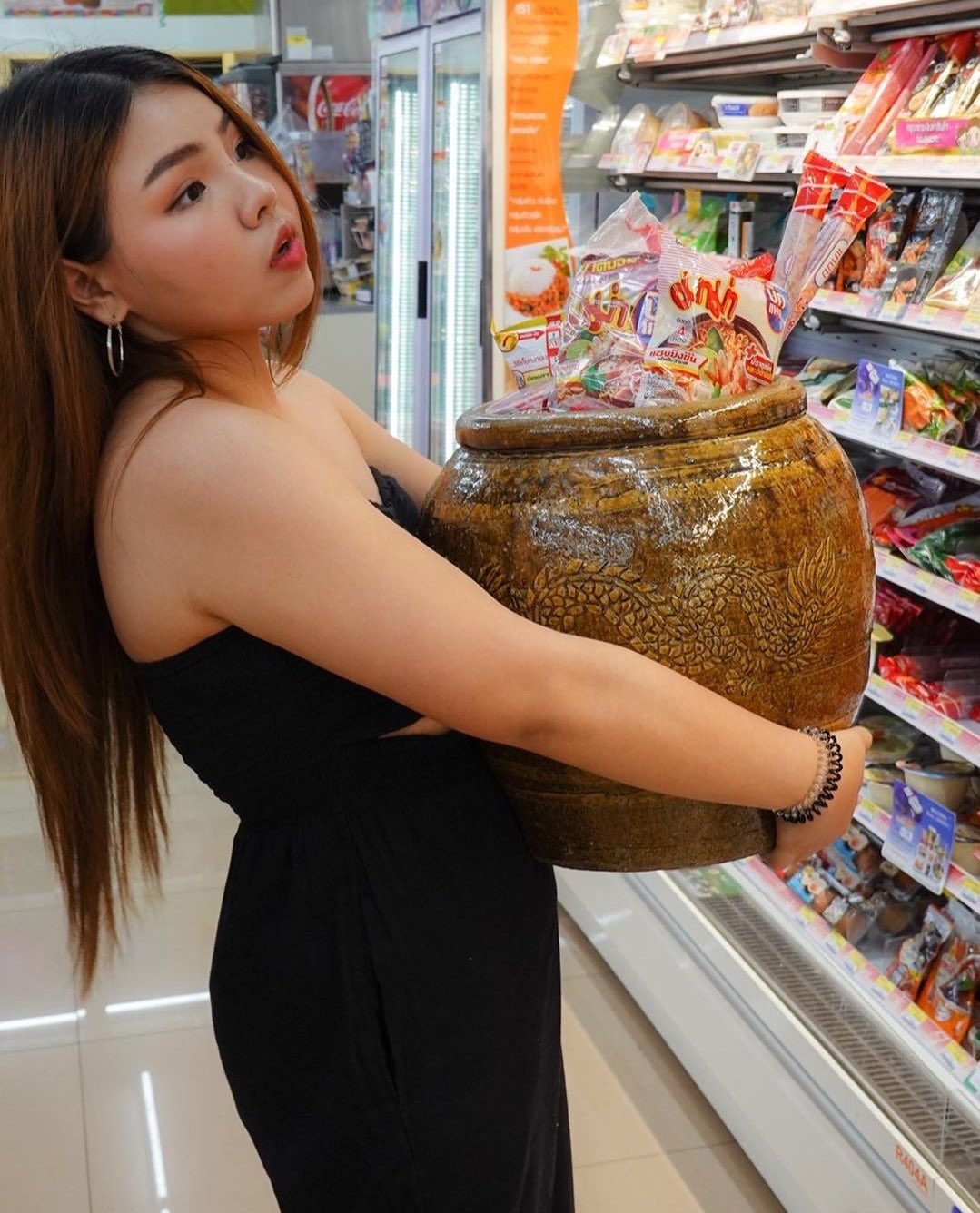 タイ全土で小売店がレジ袋提供一斉停止。困惑しつつもネタ化して楽しむ