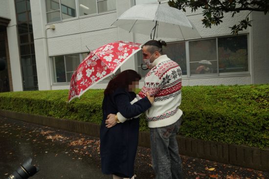 日本人妻のHさんと抱擁