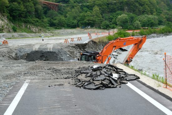 長野県が飯田市への残土搬出のために建設した道路