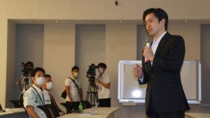 永田町で地方分権に関する超党派勉強家で講演をした吉村洋文・大阪府知事