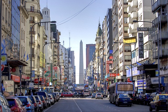 アルゼンチン、再び通貨切り下げの危機。ポテンシャルはあれど成長できないその理由