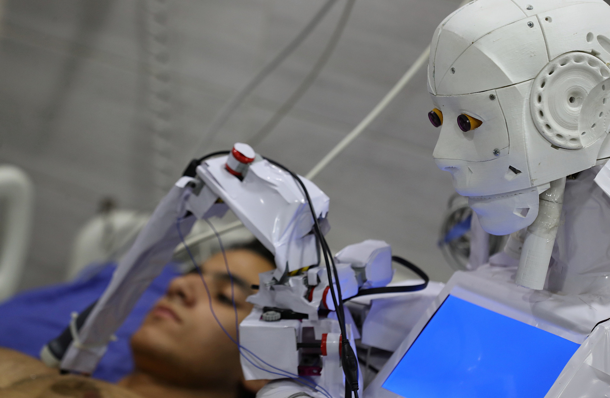 コロナ禍で高まる医療ロボット需要。エジプトではロボット看護師「Cira-03」も登場