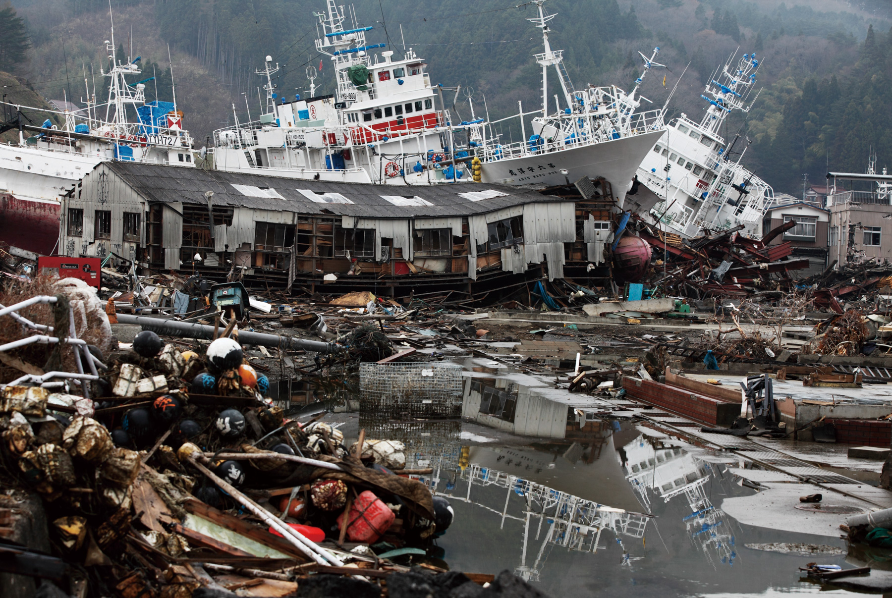 49人の写真家が追った、東日本大震災から10年。決して忘れてはならない悲しい記憶と復興への“絆” « ハーバー・ビジネス・オンライン