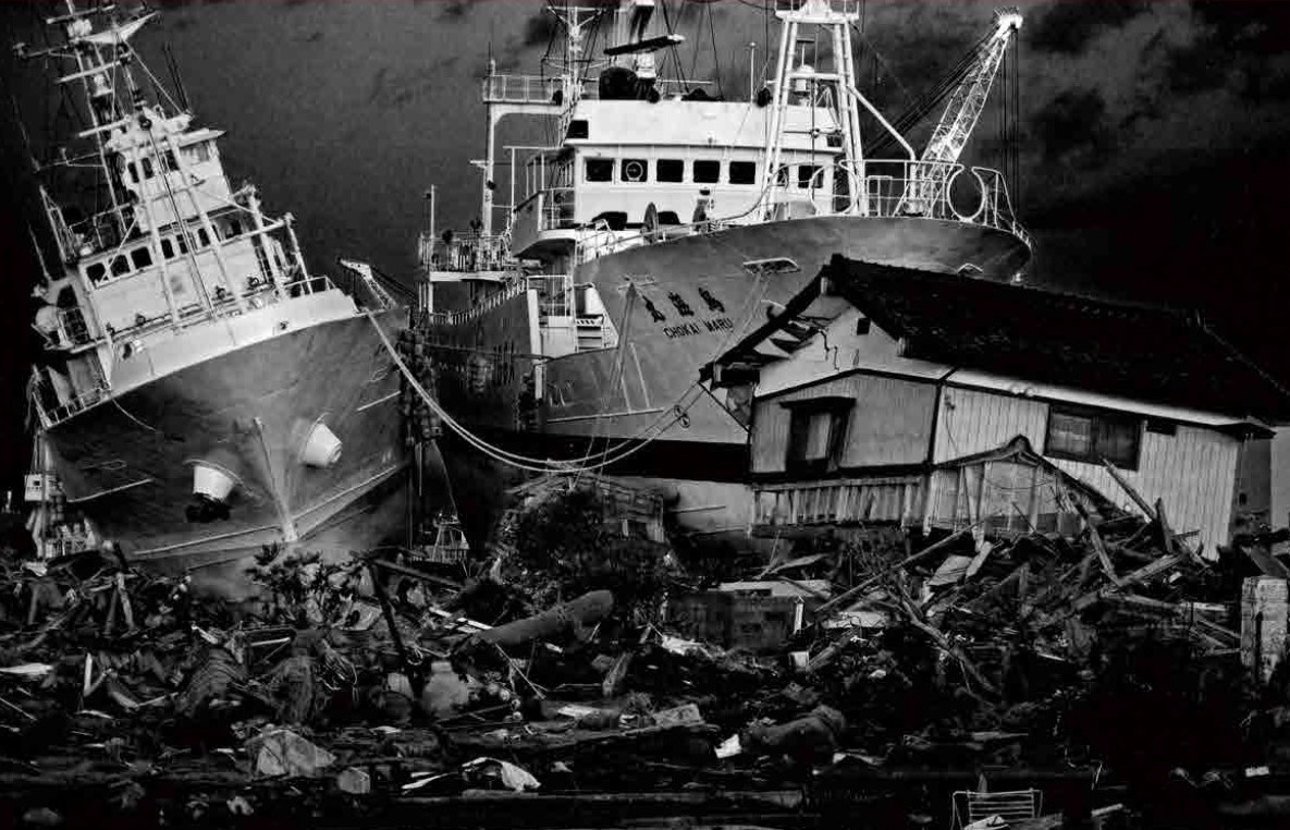 東日本大震災後10年間の「日本の災害」を伝える写真展で、鳩山由紀夫・元首相が語る「力を結集していかなければ」